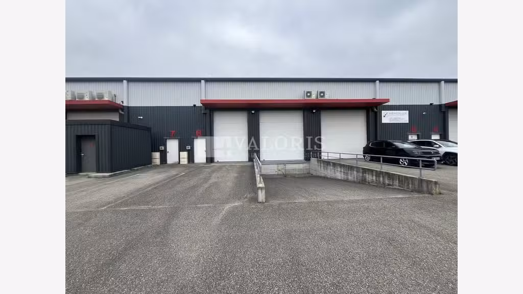 Loue local d'activité 341m² St Quentin Fallavier