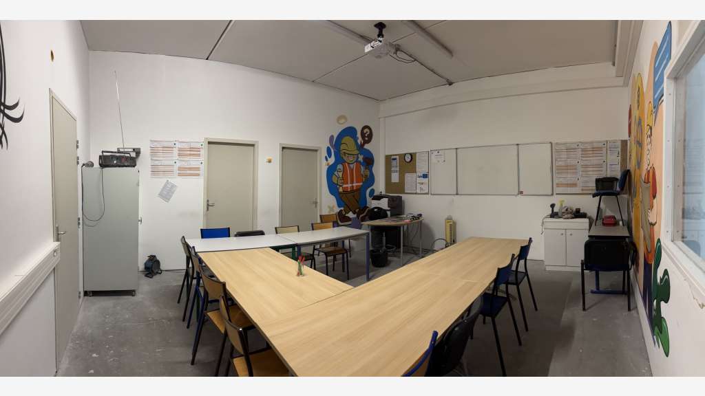 A louer local d'activité bureaux 325m² St-Raphaël