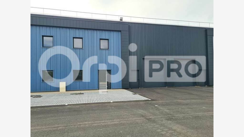 Cellules à partir de 210m² à louer à Saint-Rémy