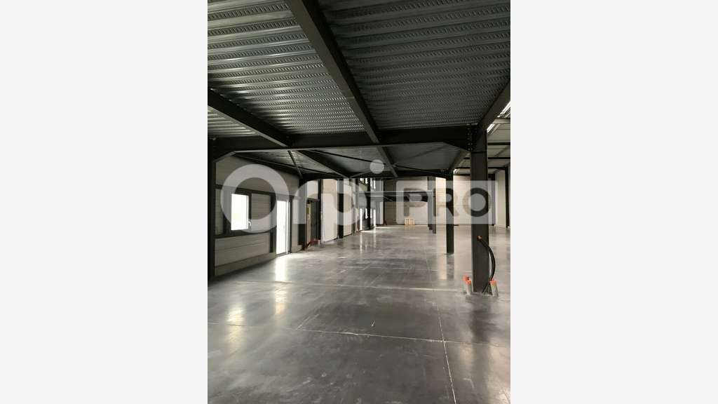 A louer entrepôt neuf de 630m² à Saint-Rémy