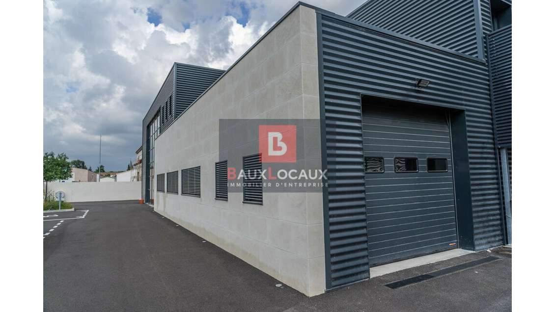 Loue local activité 340m² à Saint-Rémy-de-Provence