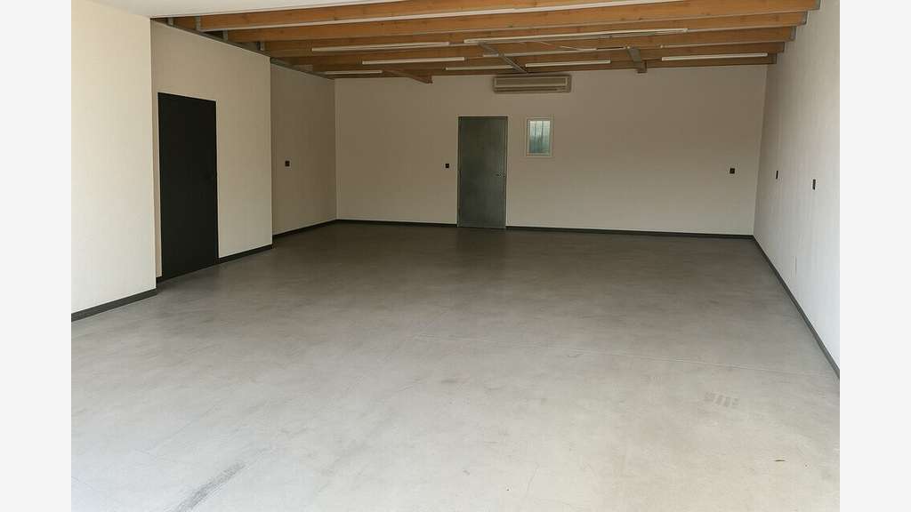 Garage 90m² à louer St-Rémy-de-Provence ZA Massane
