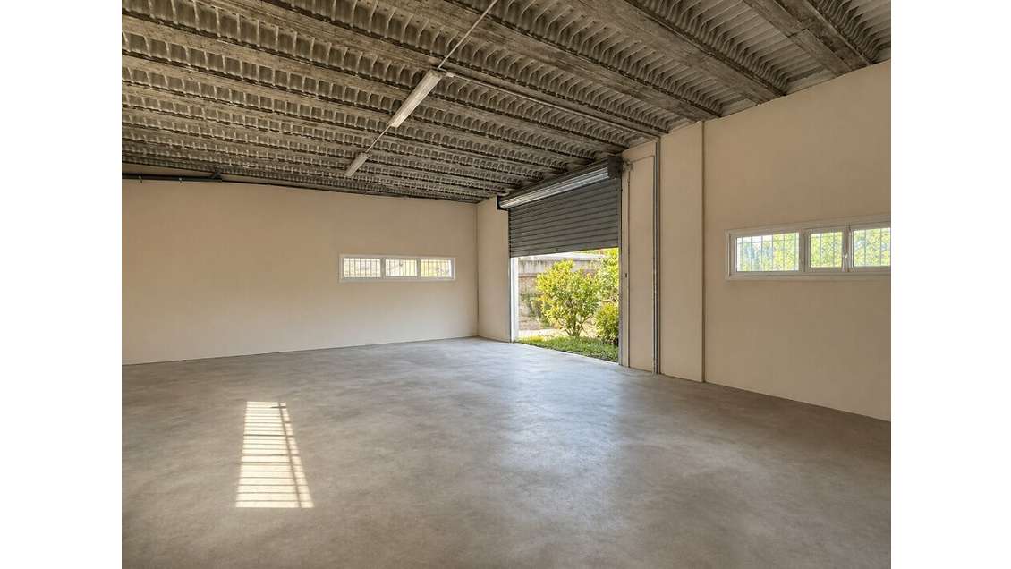 SAINT-RÉMY-DE-PROVENCE - LOCAL D'ACTIVITE à louer