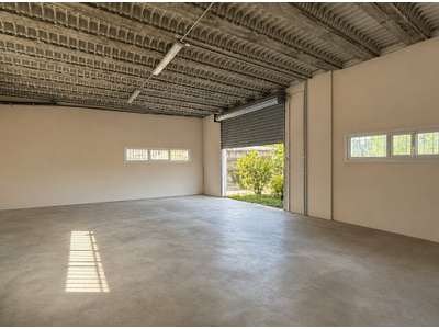 Location Locaux d'activités - Entrepôts à Saint-Rémy-de-Provence