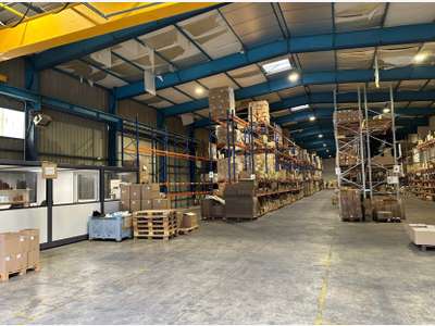 LOCAL 1700M2 SAINT REMY DE PROVENCE