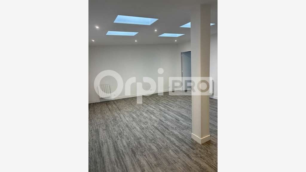 Local 72m² à Saint-Romain-de-Colbosc centre