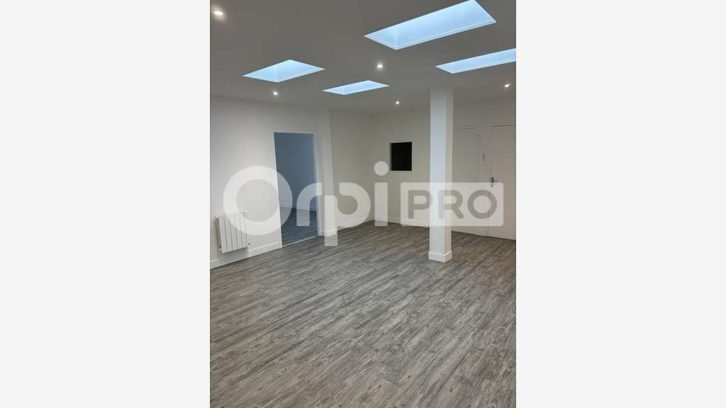 Local 72m² à Saint-Romain-de-Colbosc centre