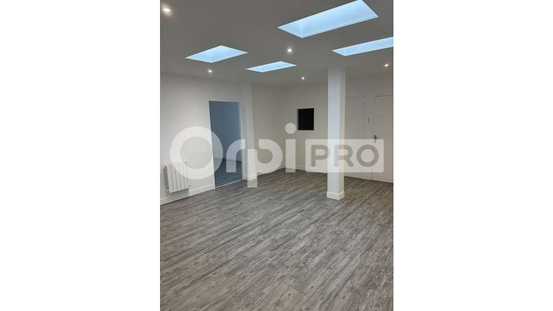 Local 72m² à Saint-Romain-de-Colbosc centre