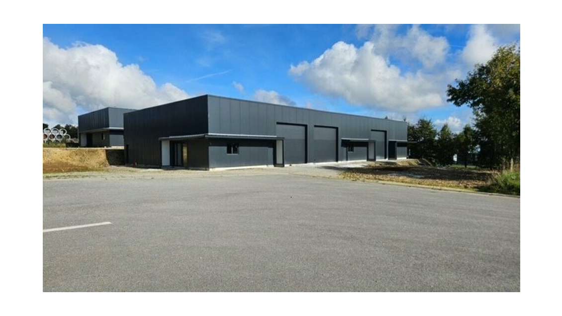 A louer local d'activité neuf 600m² St-Ségal RN165
