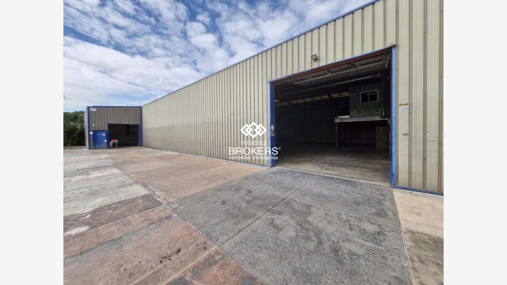 A louer bâtiment industriel 1050m² Saint-Soupplets