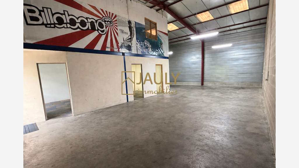 Local d'activité 180 m² - ZI St Soupplets