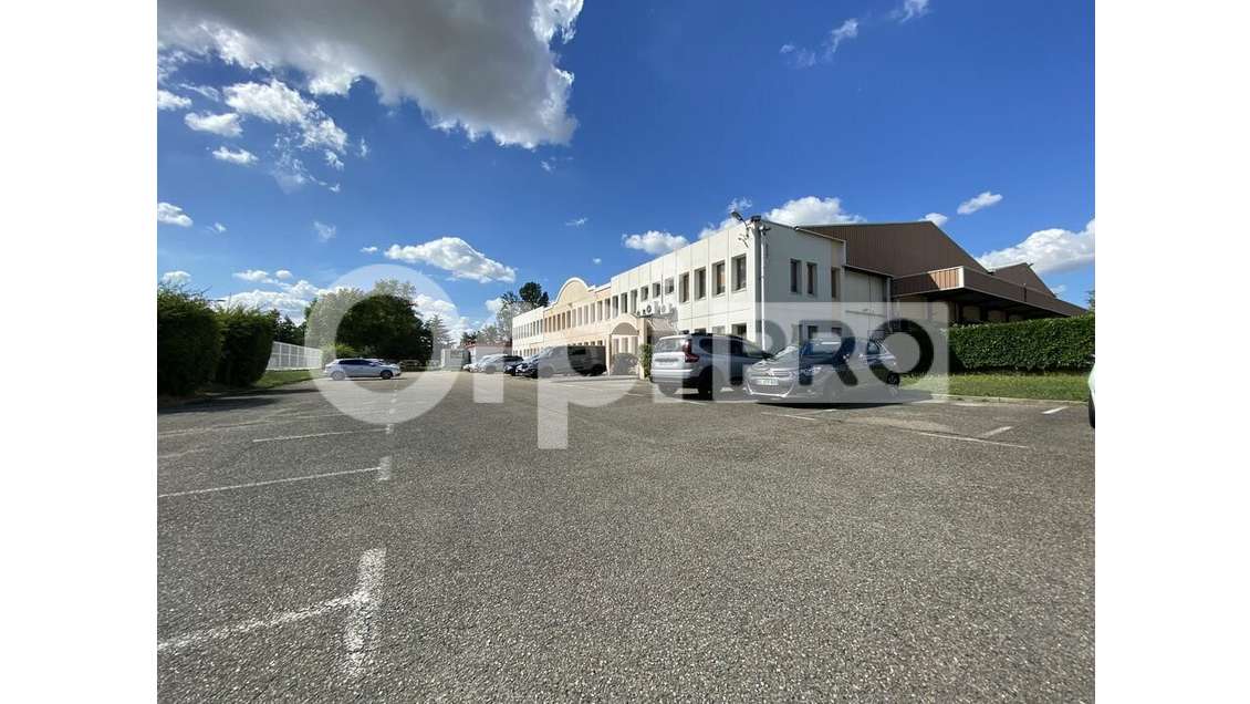 Loue bâtiment de 1040m² Saint Symphorien d'Ozon