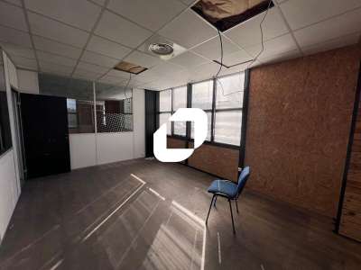 Location Locaux d'activités - Entrepôts à Saint-Thibault-des-Vignes