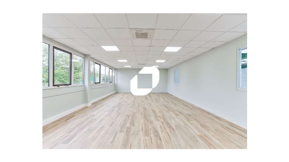 Situés dans un parc d'entreprises clos et sécurisé