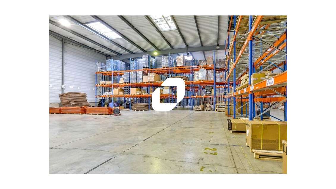 Situé sur la commune de Saint-Thibault-Des-Vignes,