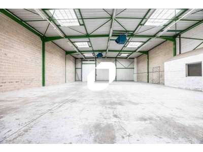 Location Locaux d'activités - Entrepôts à Saint-Thibault-des-Vignes