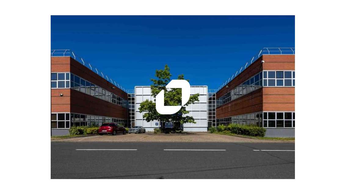 Dans un parc d'entreprises à destination d'activit