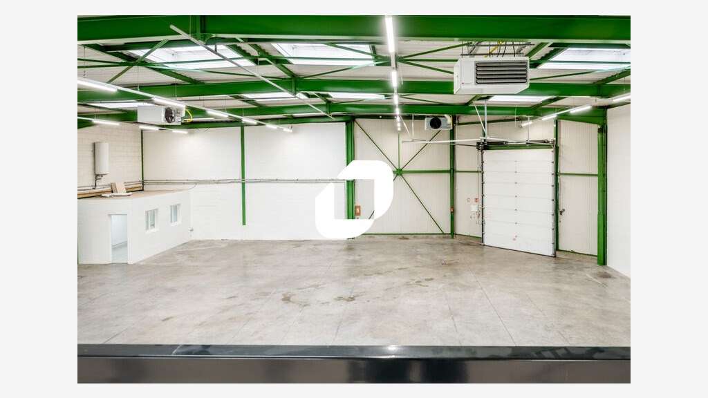 Situés dans un parc d'entreprises clos et sécurisé