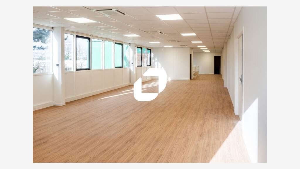 Situés dans un parc d'entreprises clos et sécurisé