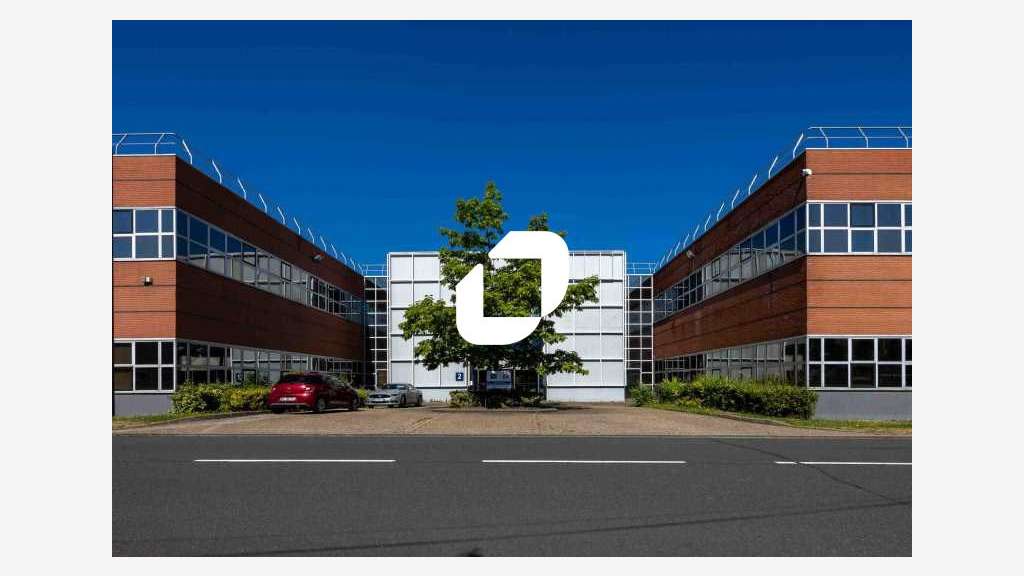 Dans un parc d'entreprises à destination d'activit