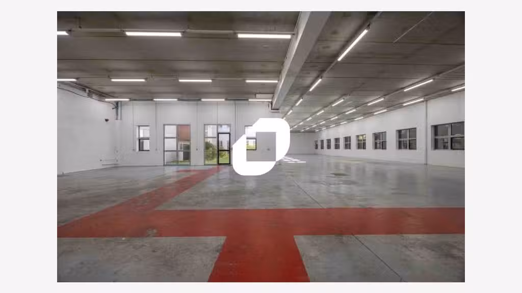 Dans un parc d'entreprises à destination d'activit