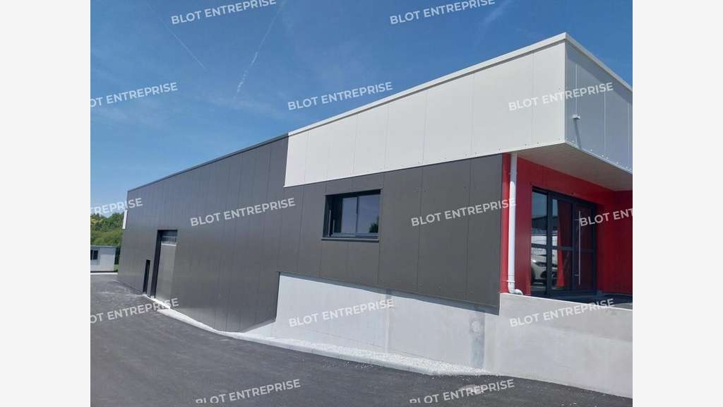 A louer local d'activités 403m² à Saint Thuriau