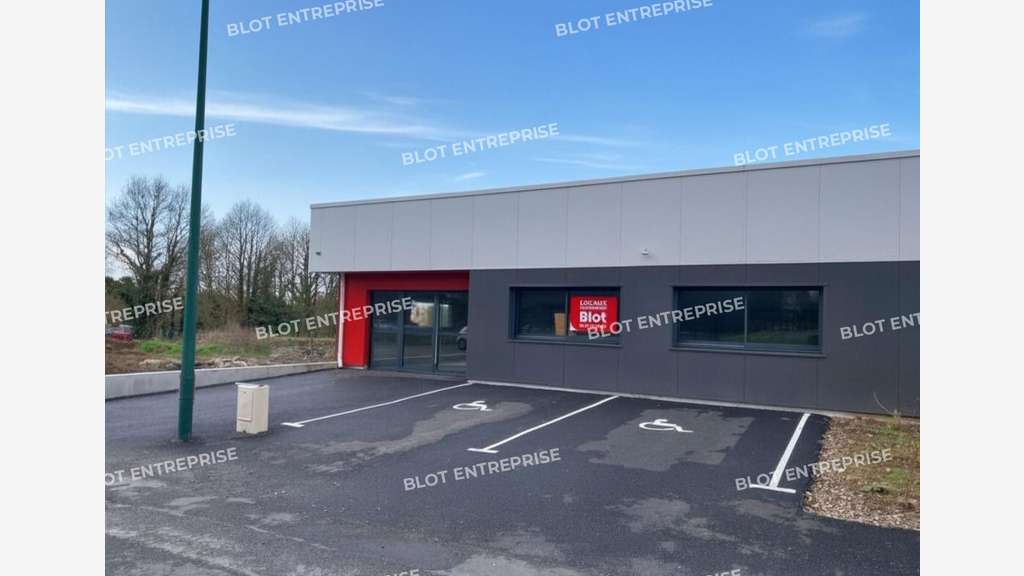 A louer local d'activités 403m² à Saint Thuriau