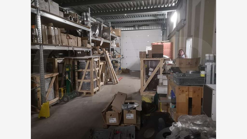 AV bâtiment de 372m² accès RN immédiat à Pontivy