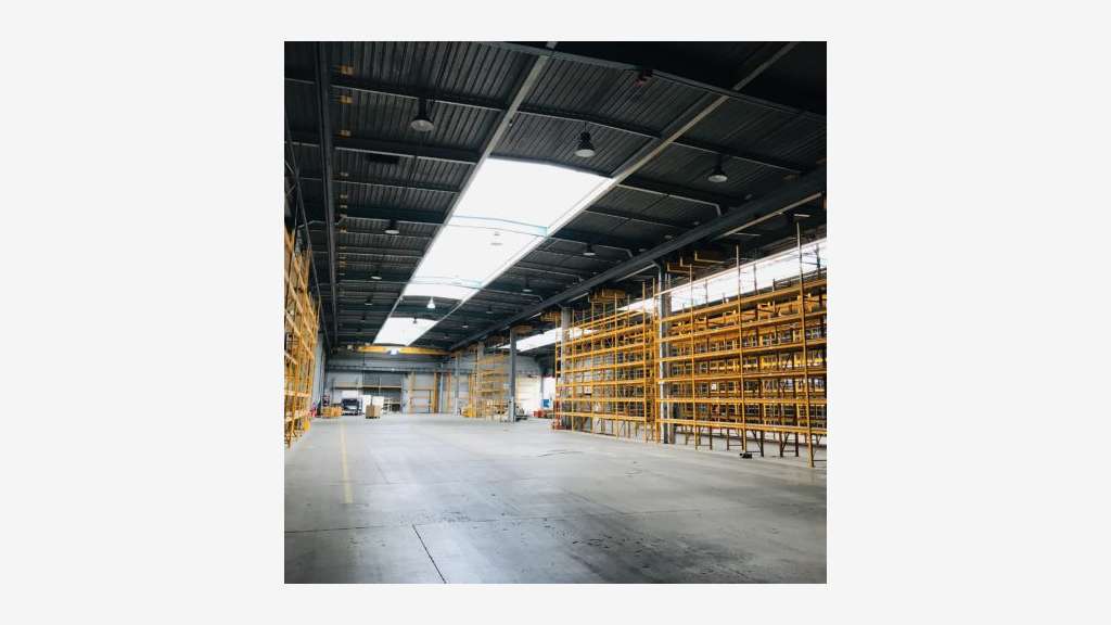 À louer – entrepôts/ateliers de 3 491 m² en Saôn