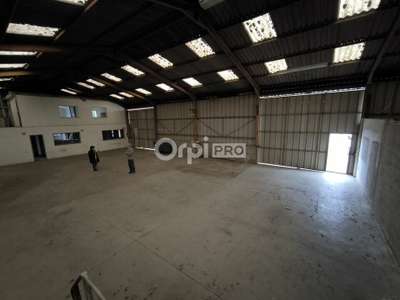 A louer entrepôt 240m² en ZAC la Nau Saint Viance