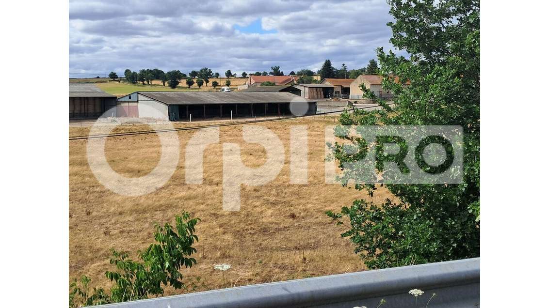 A louer local stockage ou expo 1000m² à St Victor