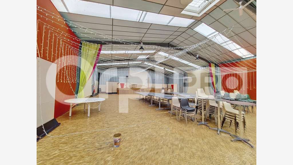 Location industriel ou stockage 500m² à St-Victor