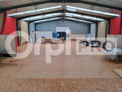 Location industriel ou stockage 500m² à St-Victor