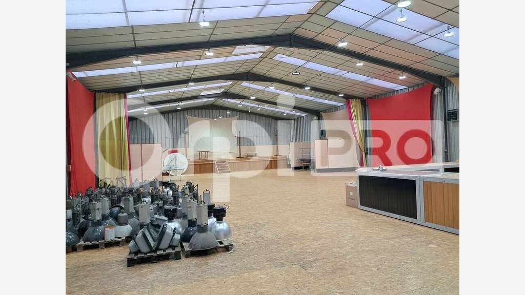 Location industriel ou stockage 500m² à St-Victor