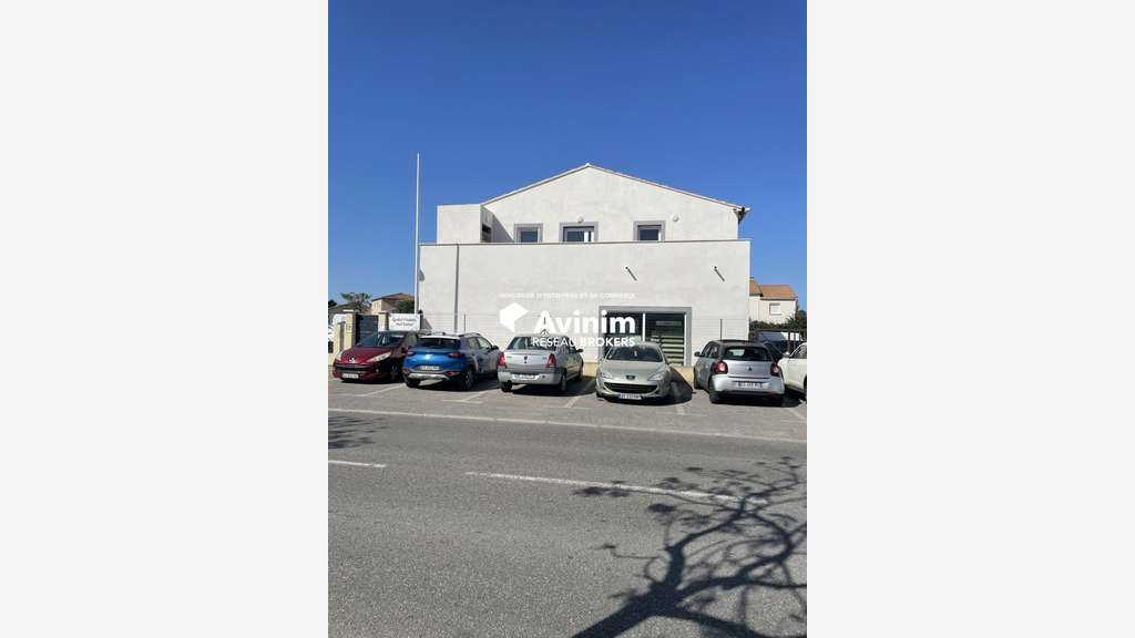 A louer grand local 170m² centre Saint-Victoret