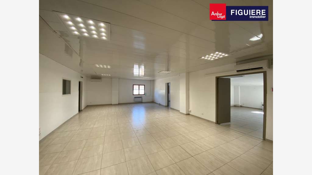 Local mixte rénové 540m² à louer à Saint-Victoret