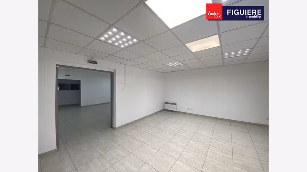 Local mixte rénové 540m² à louer à Saint-Victoret