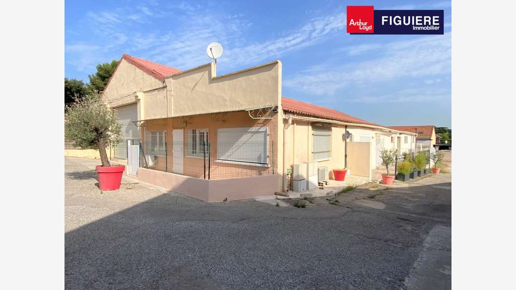 Local mixte rénové 540m² à louer à Saint-Victoret