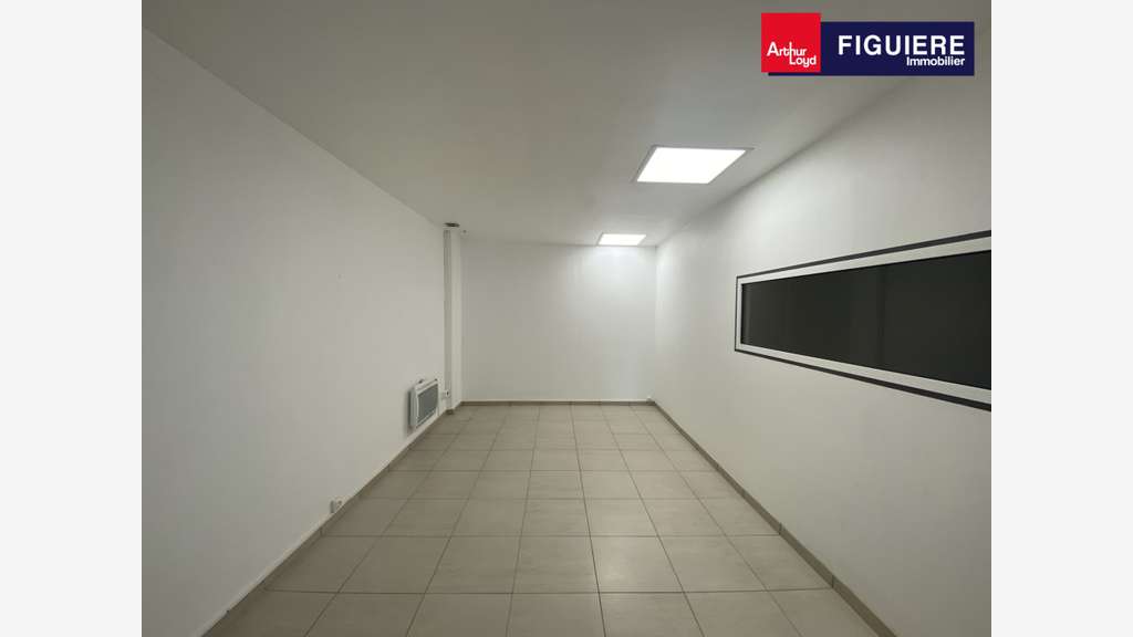 Local mixte rénové 540m² à louer à Saint-Victoret