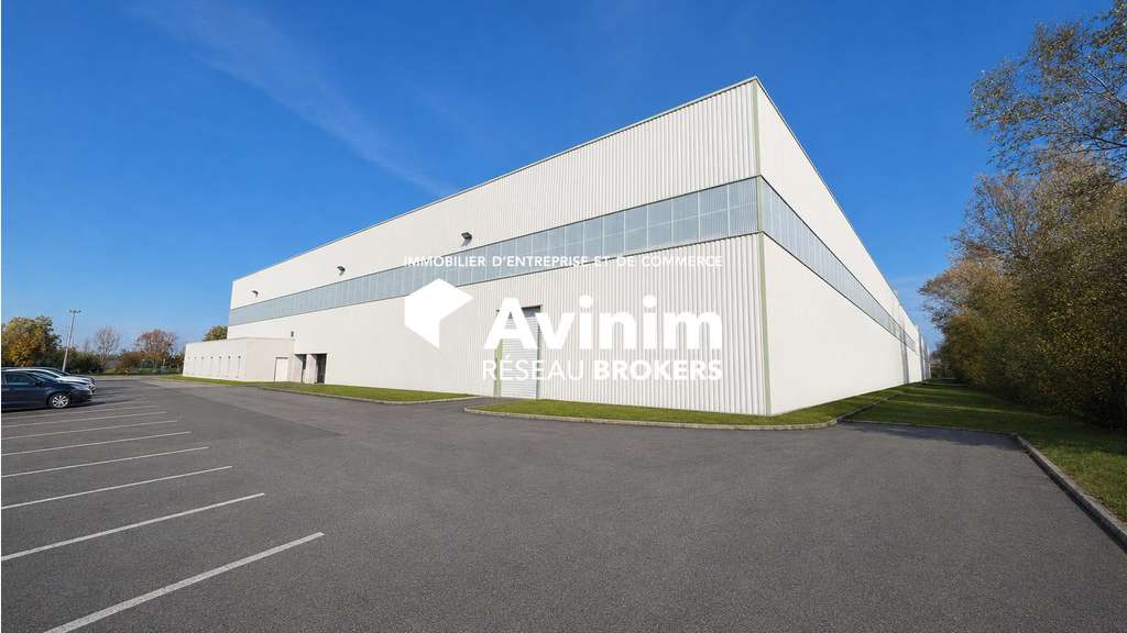Bâtiment logistique 12 150m² à louer dans le 76