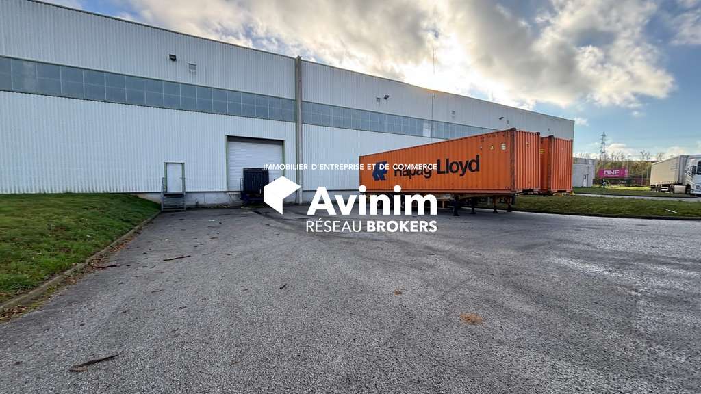 Bâtiment logistique 12 150m² à louer dans le 76