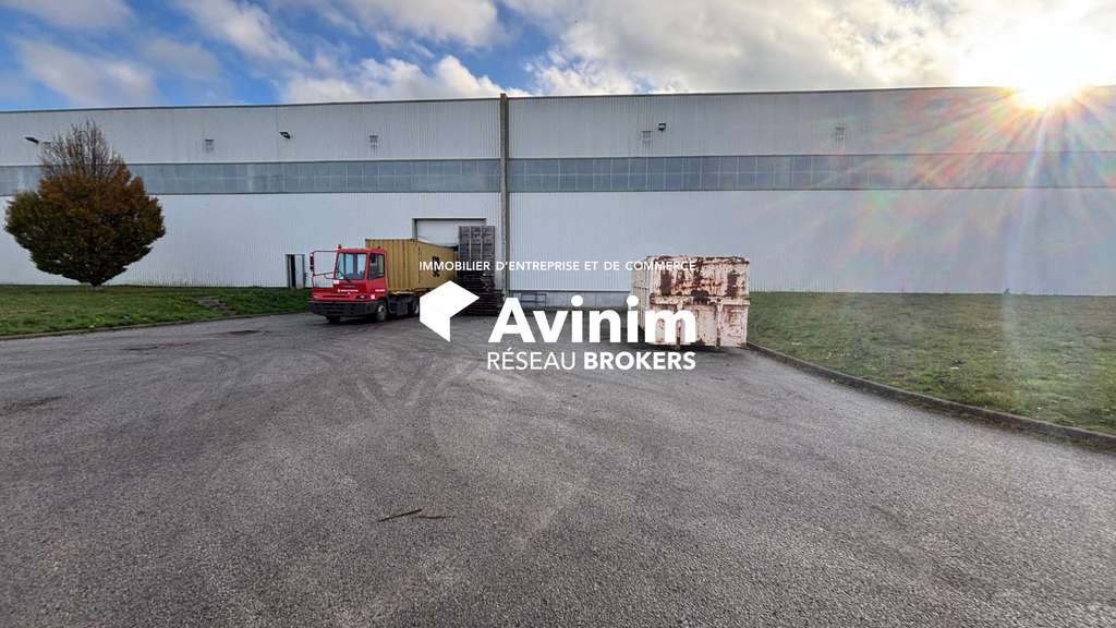 Bâtiment logistique 12 150m² à louer dans le 76