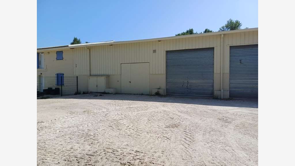 Local 600m² à louer Saint Vincent de Mercuze (38)