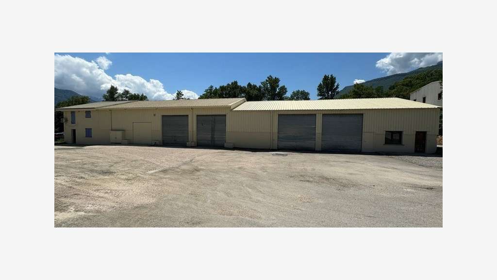 Local 600m² à louer Saint Vincent de Mercuze (38)