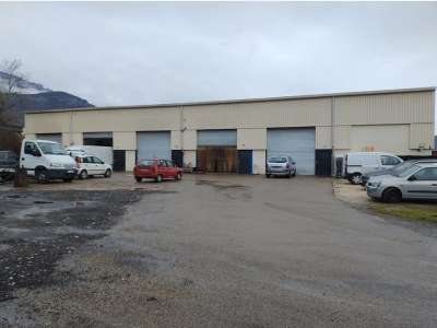 A louer local industriel ZA St-Vincent-de-Mercuze