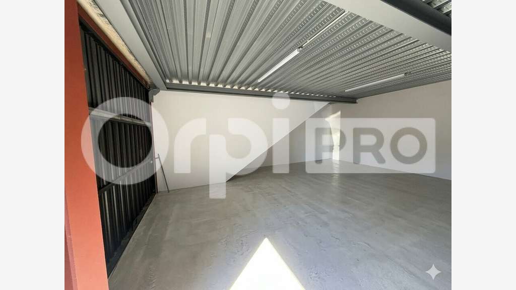 Local 95m² à St-Vincent-de-Tyrosse ZA Casablanca 
