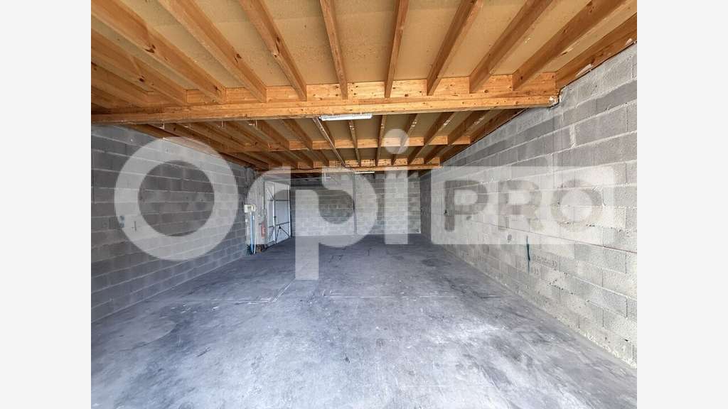 Entrepôt de stockage 70m² à louer à Tyrosse 