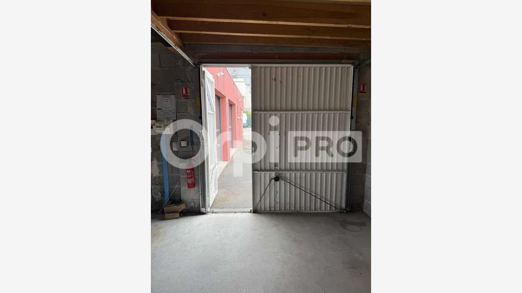 Entrepôt de stockage 70m² à louer à Tyrosse 