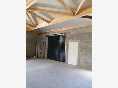 A louer Atelier traversant 197m² à La Rochelle Sud