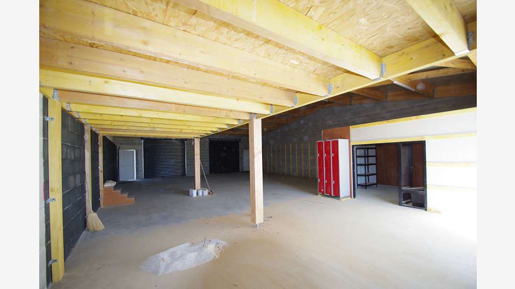 A louer local récent 197m² à Chatelaillon 
